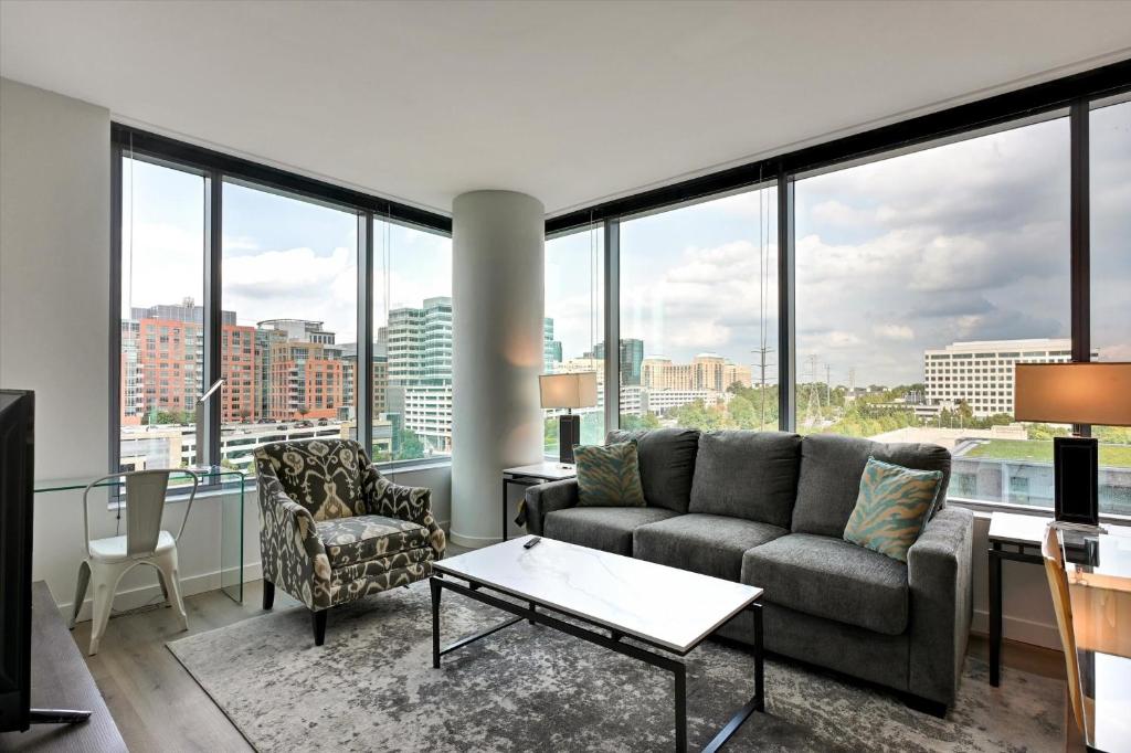 Global Luxury Suites at Town Center - Two-Bedroom Apartment