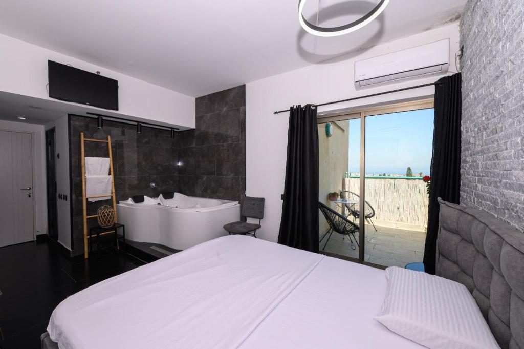 שקיעה בזכרון - Housity