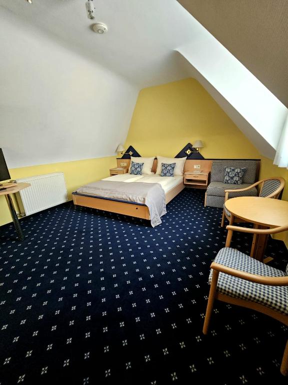 Hotel Rüdesheimer Hof - Triple Room