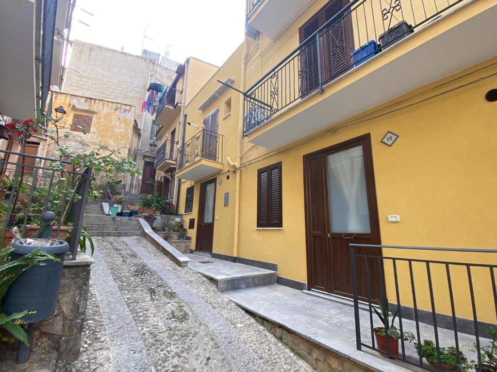 Το κτήριο όπου στεγάζεται  ο ξενώνας