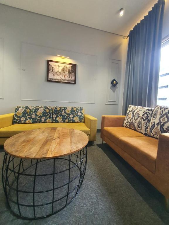 Posezení v ubytování Mallenzo Suites Dlf Phase 1