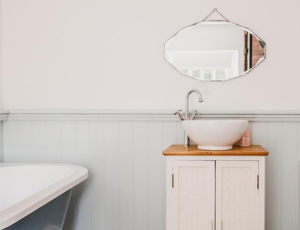 The Heathcock Boutique Hotel - Room 3 - Resim 5