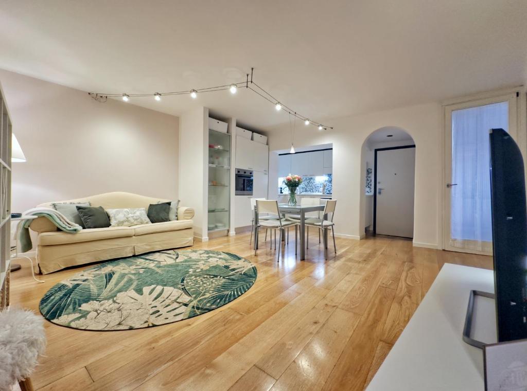 TV a/nebo společenská místnost v ubytování Corso Palladio 180