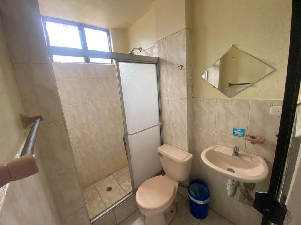 Koupelna v ubytování Andes Hostal