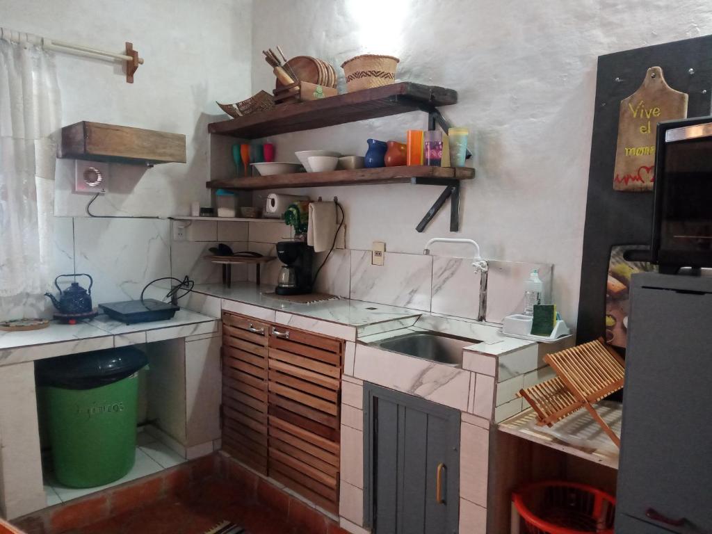 Kuchyň nebo kuchyňský kout v ubytování Espacios amplios con terraza y piscina spa