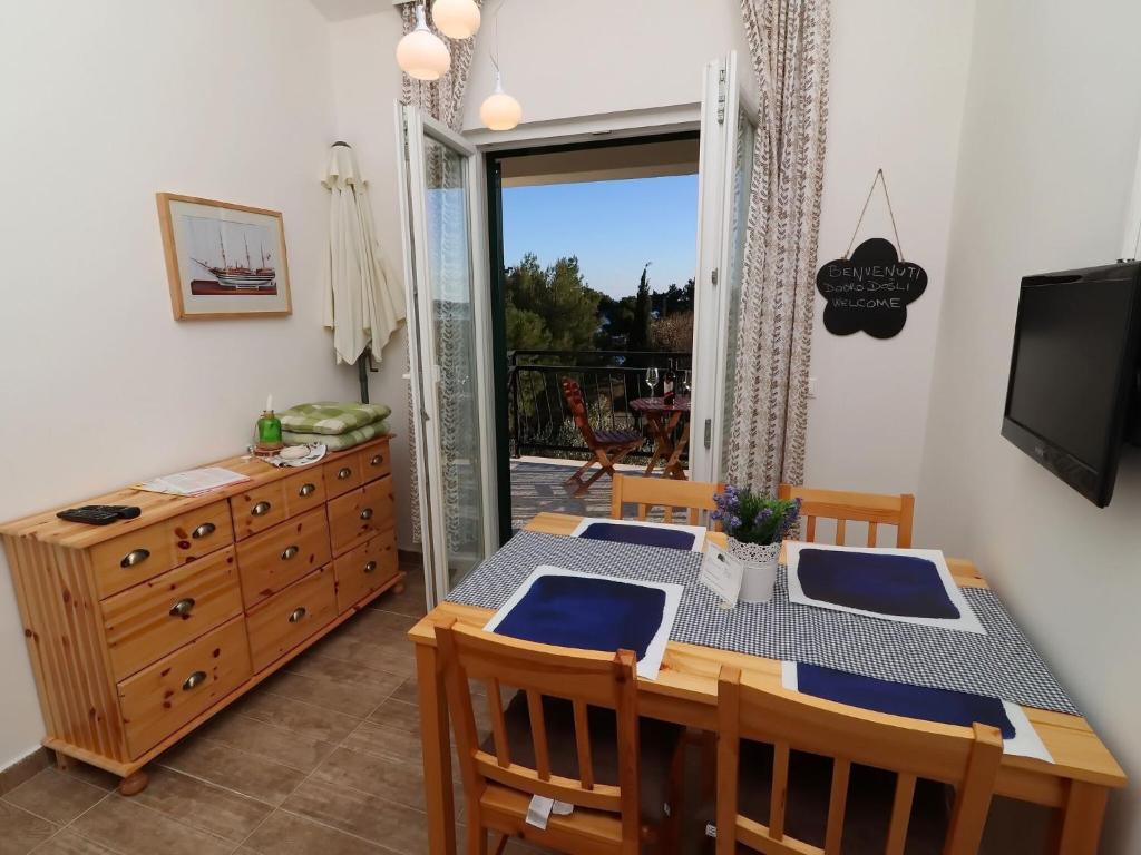 1 bedroom apartment with balcony