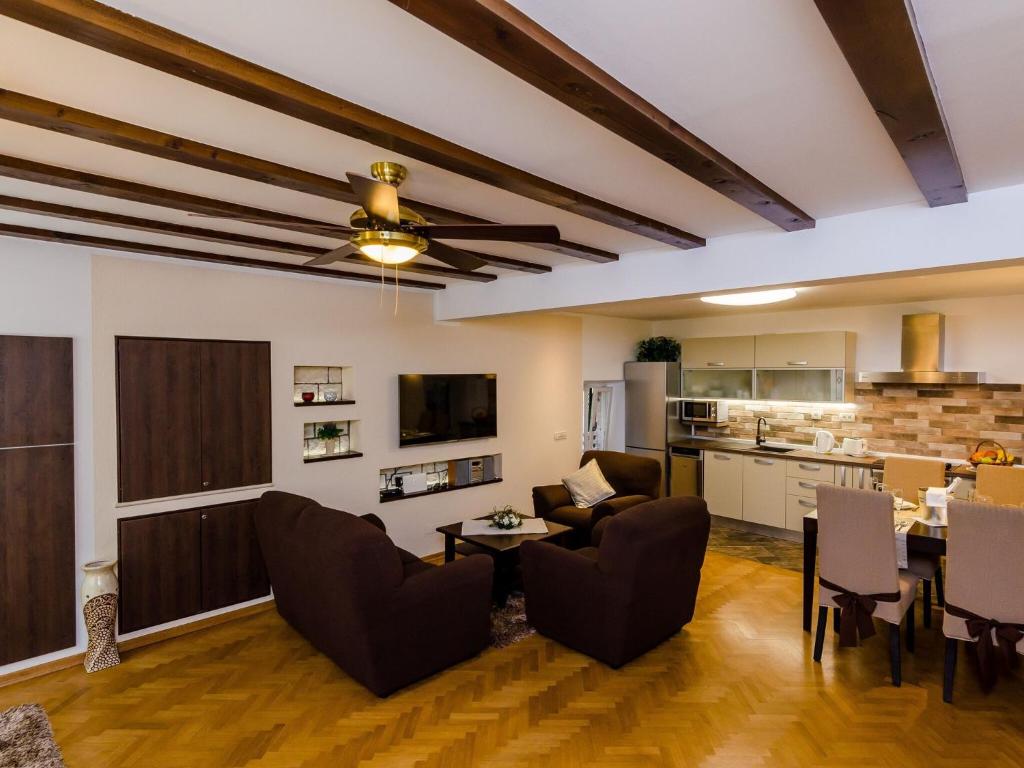 Apartment Maru Prestige - Comfort Duplex Two Bedroom Apartment