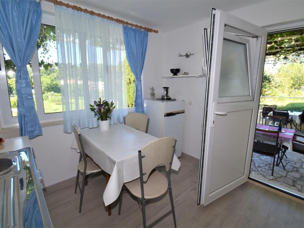 Guest House Kanjuo - Studio Apartment with Terrace and Garden View