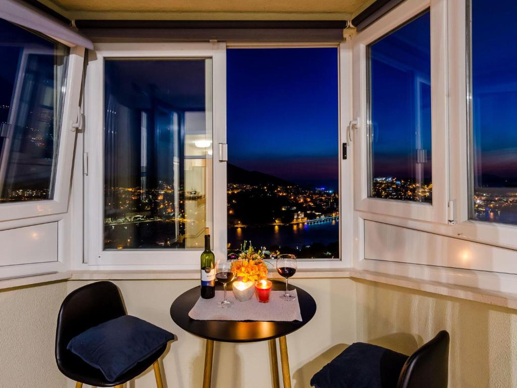 1 bedroom apartment with balcony