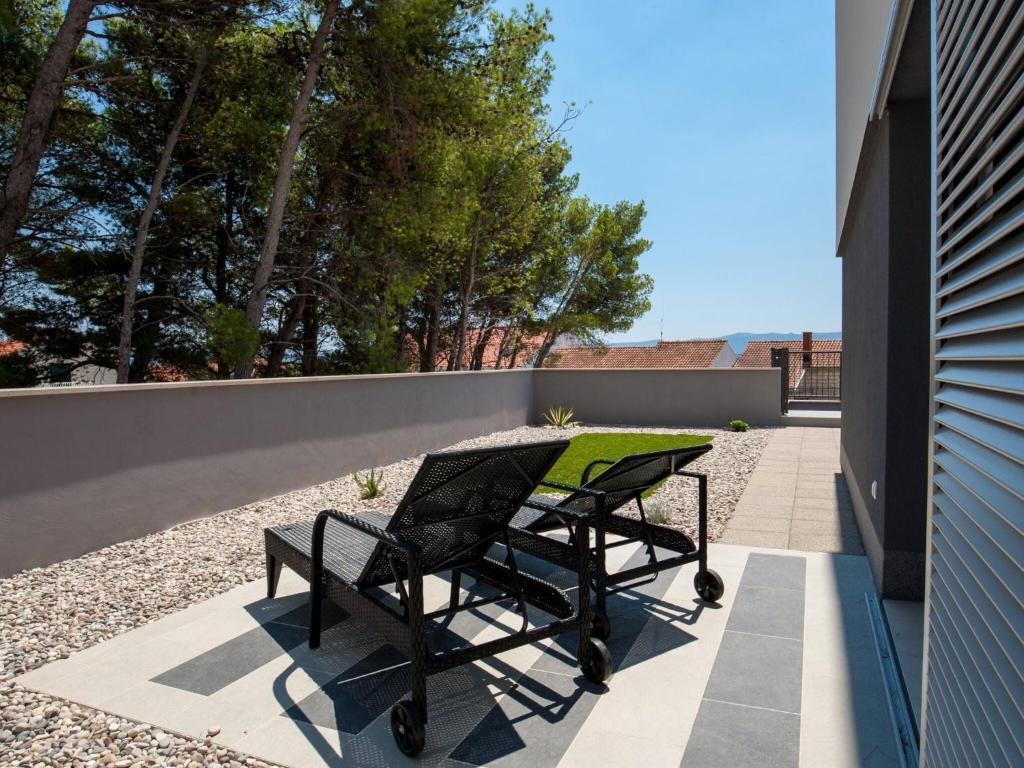 Apartments Dva Galeba - Standard One Bedroom Apartment with Terrace 101