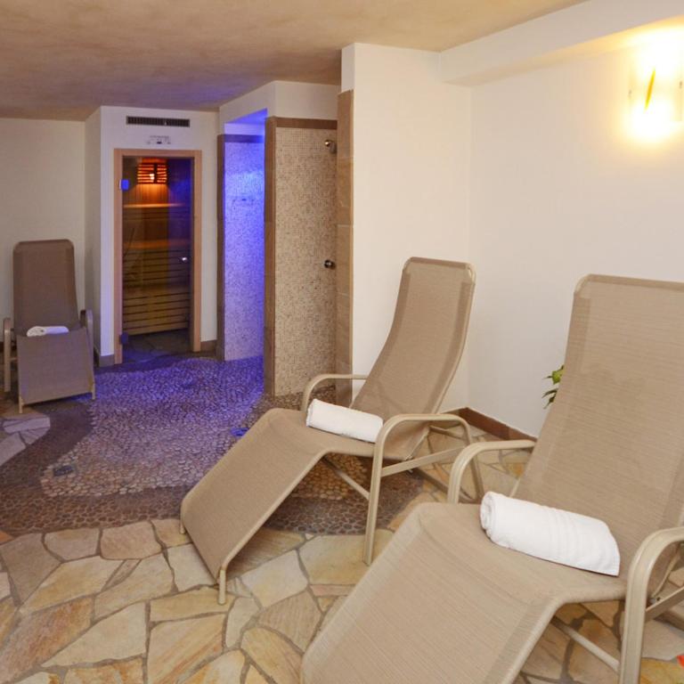 A seating area at La Campagnola