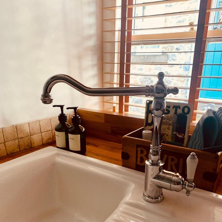 Fotografie z fotogalerie ubytování Fryers Cottage Wirksworth, a traditional yet stylish 2-bedroom Peak District cottage v destinaci Wirksworth