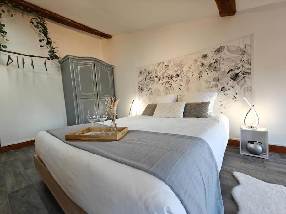 Photo de la galerie de l'établissement Le Duplex du Centre - Idéal pour un séjour détente !, à Saint-Savinien