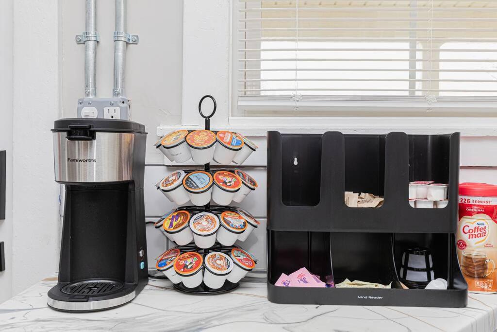 Kemudahan buat kopi dan teh di Step into Style Charming RVA Getaway!