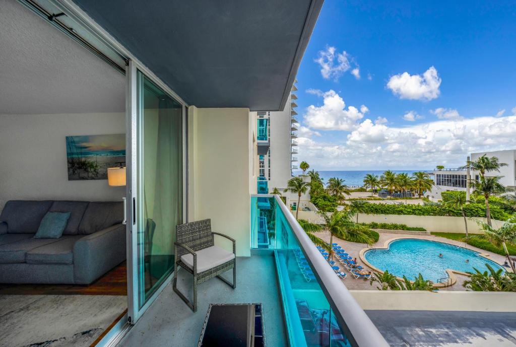 Oceanfront Luxury Condo with Stunning Views and Resort Amenities ...