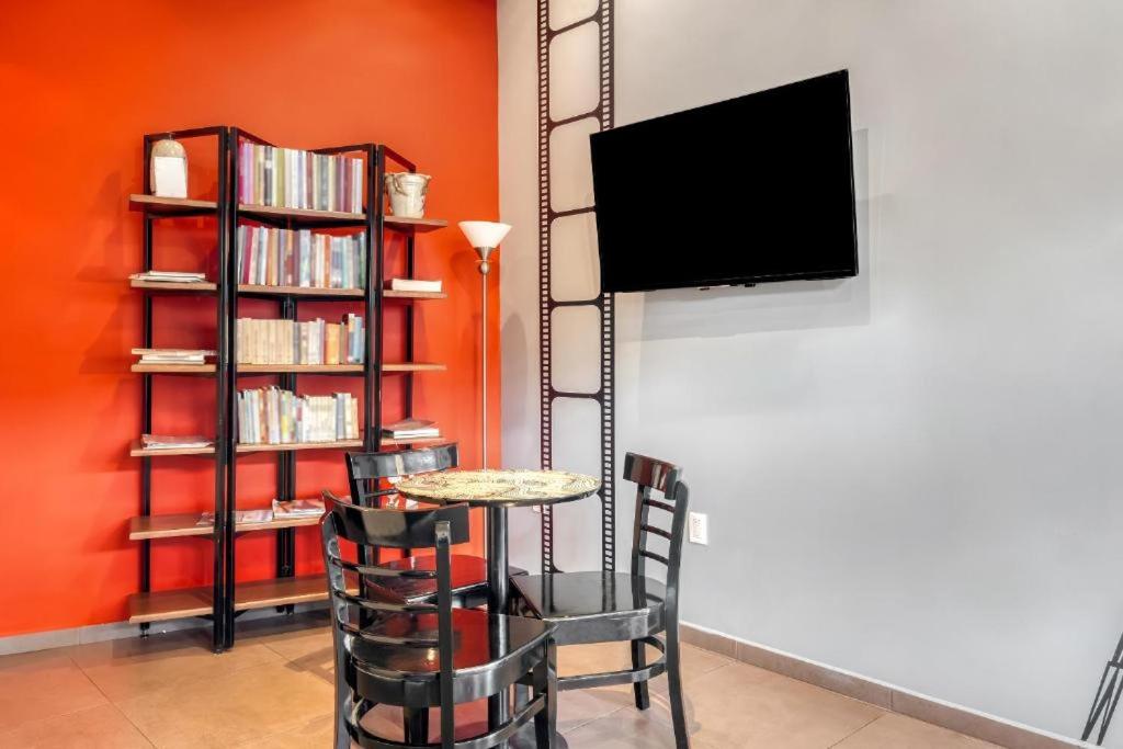 TV a/nebo společenská místnost v ubytování Hotel Arana Tonalá