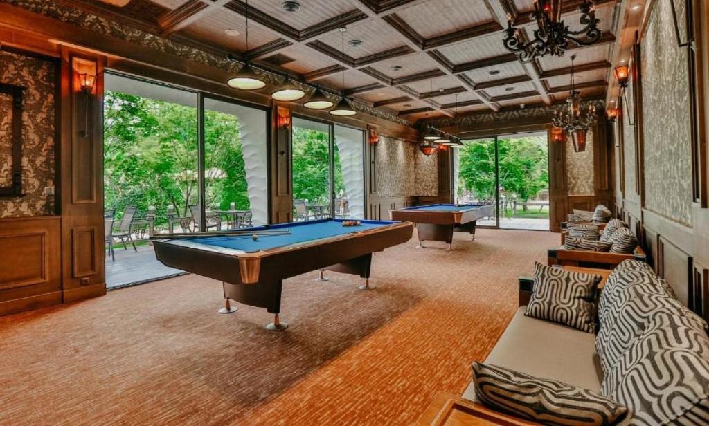 Biliár nebo kulečník v ubytování Dreamlend oasis chakvi Apartament