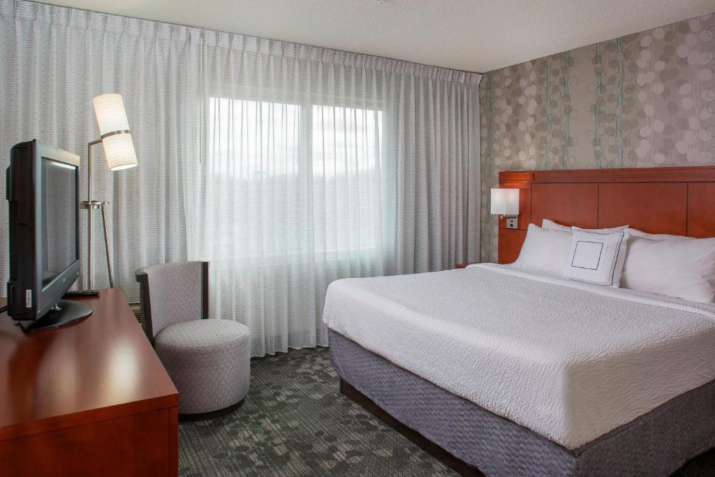 Courtyard by Marriott Nashville Goodlettsville - 1 Bedroom Larger Suite, 1 King, Sofa Bed