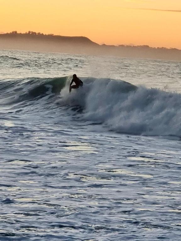 Close to Beach with Mountain Views in Puketa - Resim 10