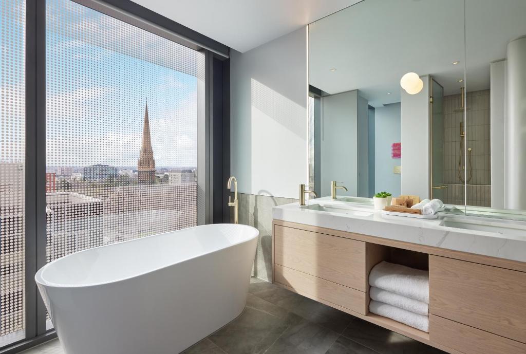 Lanson Place Parliament Gardens - Resim 29