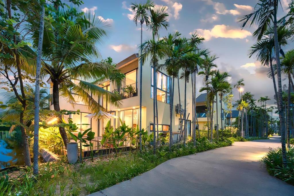 Κήπος έξω από το May Villa Hoi An-4Brs