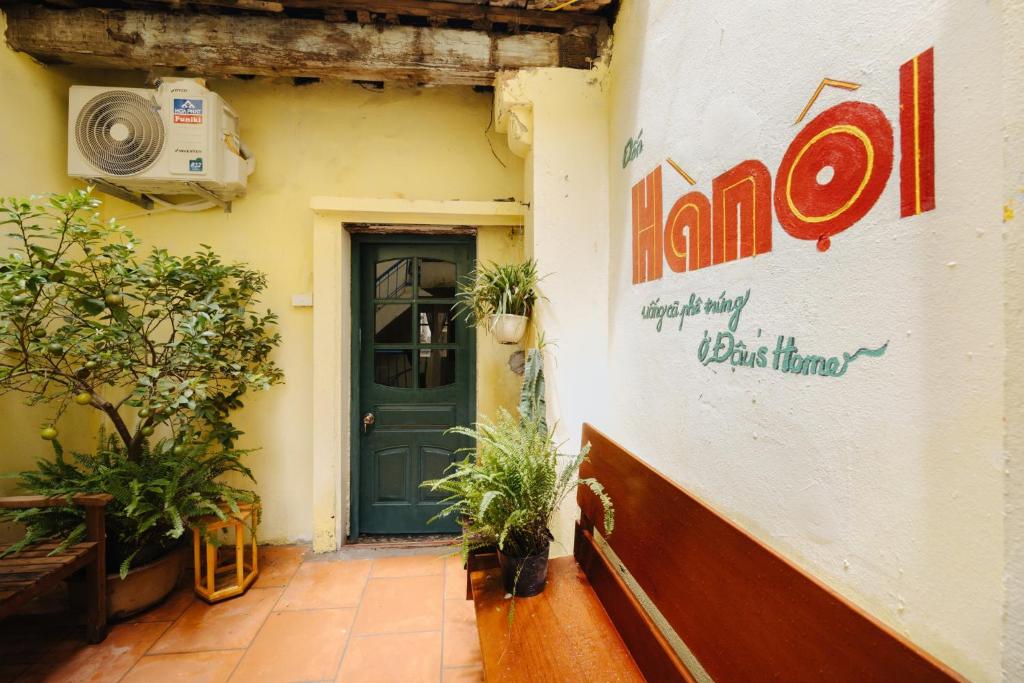 Certifikát, hodnocení, plakát nebo jiný dokument vystavený v ubytování Homestay and Eggcoffee Central Hanoi Old Quarter