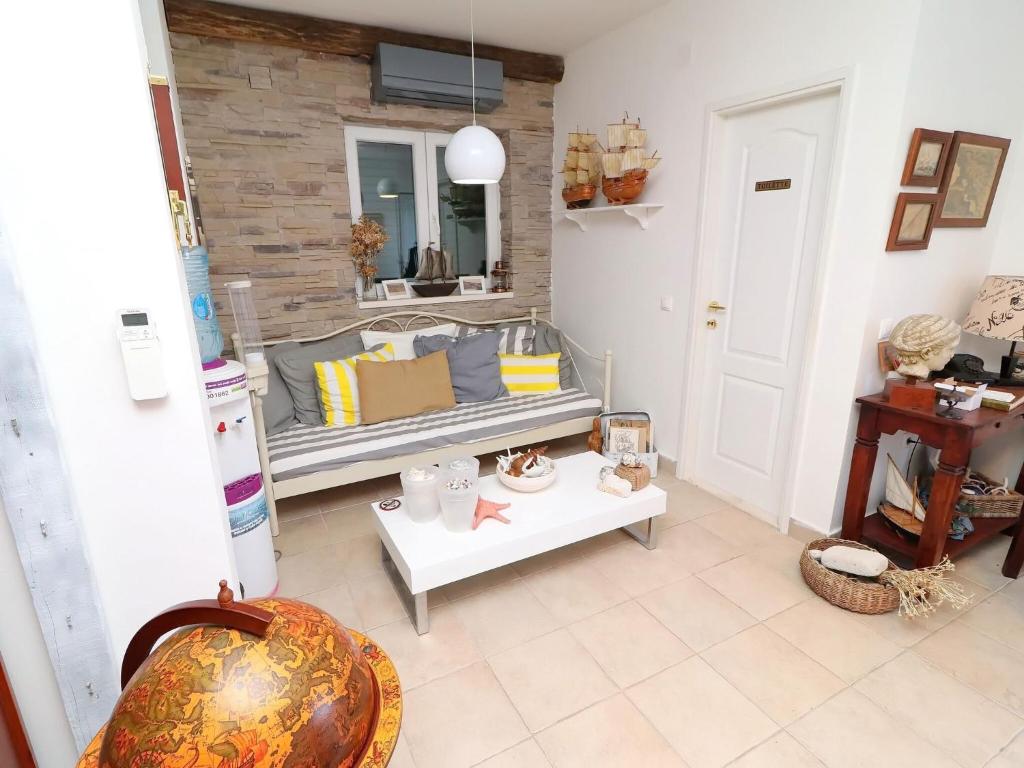 Apartments Trstenica-One Bedroom Apartment with Balcony C