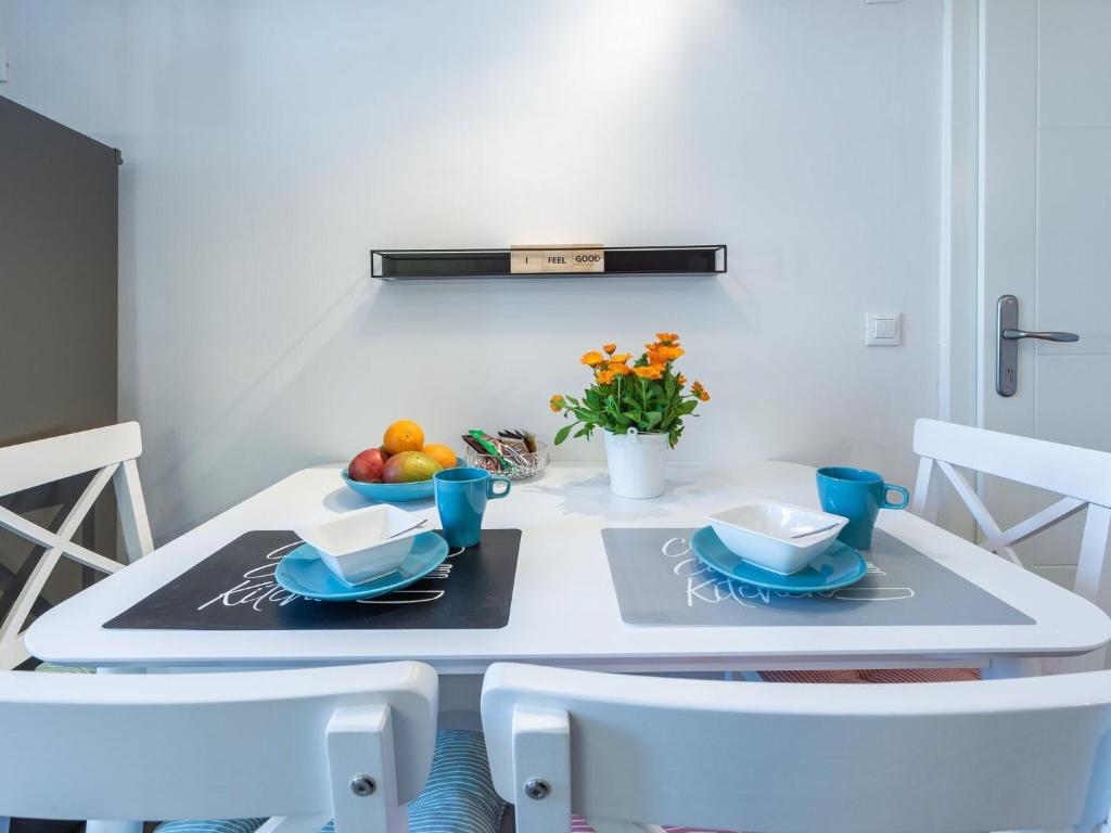 Apartment Simovi - Two Bedroom Apartment with City View