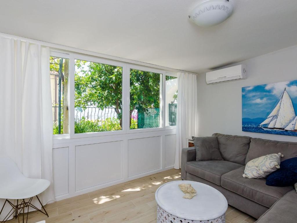 Apartment Kate - Two Bedroom Apartment with Sea View