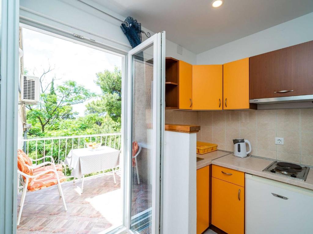Apartment & Rooms Papa - Studio Apartment with Balcony and Partial Sea View