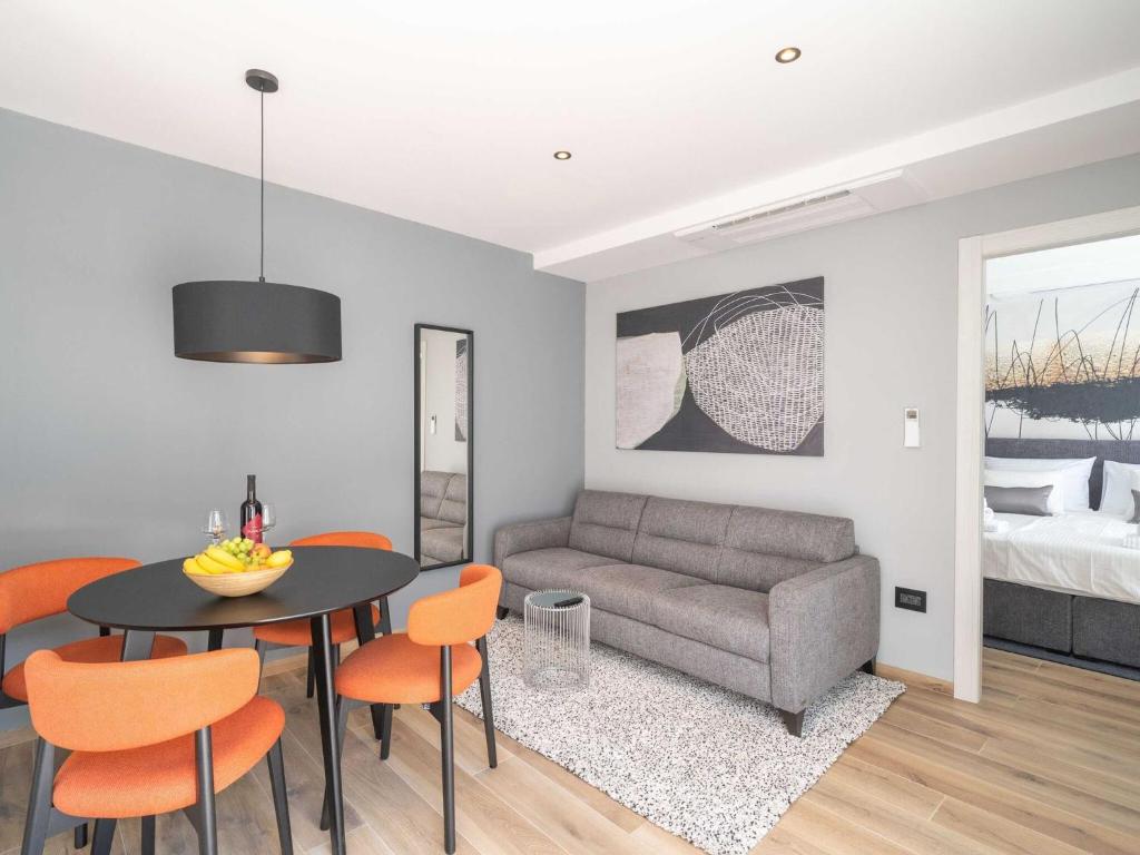 Apartments Villa Royale - Luxury One Bedroom Apartment with Terrace