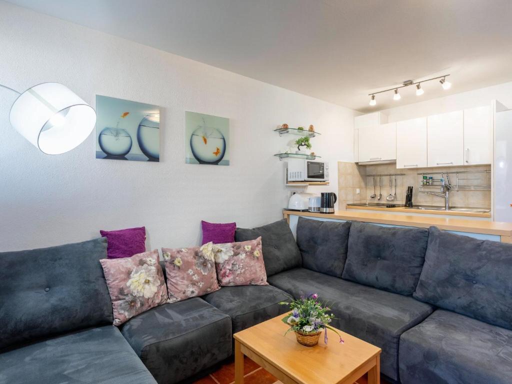 Apartment Zara - Two Bedroom Apartment with Balcony - ST