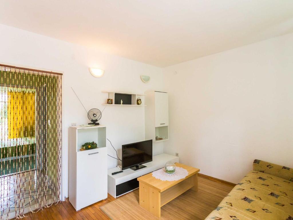 Apartments Sany - One Bedroom Apartment with Balcony and Sea View