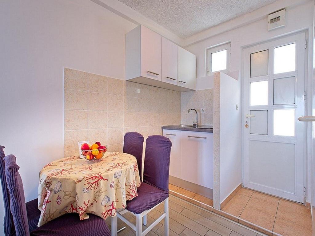 Apartments Grljevi - Studio Apartment with Balcony and Sea View A3