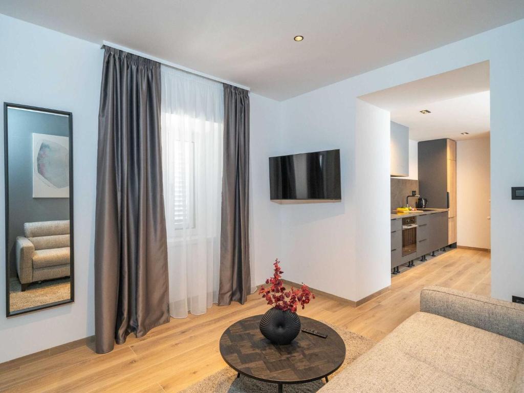 Apartments Villa Royale - Premium One Bedroom Apartment with Sea View