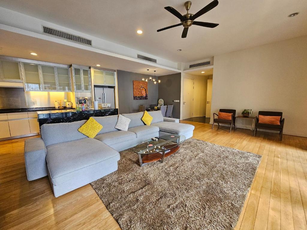Posezení v ubytování City Vibe Oasis St Mary Pavilion KLCC 3Bed6pax