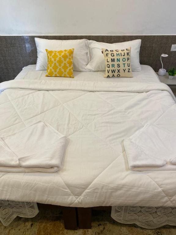 Postel nebo postele na pokoji v ubytování SRI VARİ studio Apartments