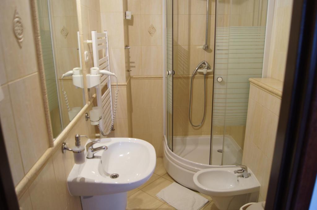 Dworek Nad Pilicą - Triple Chambre Avec Salle De Bain