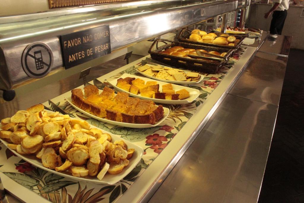 Comida no hotel ou em algum lugar perto