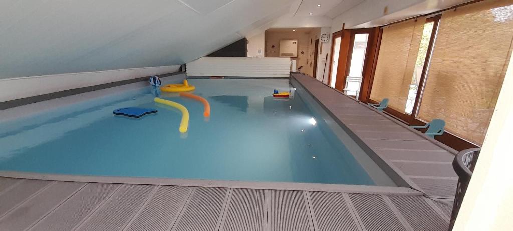 Bazén v ubytování Gite Troubadour - Cap Gris Nez - piscine nebo v jeho okolí