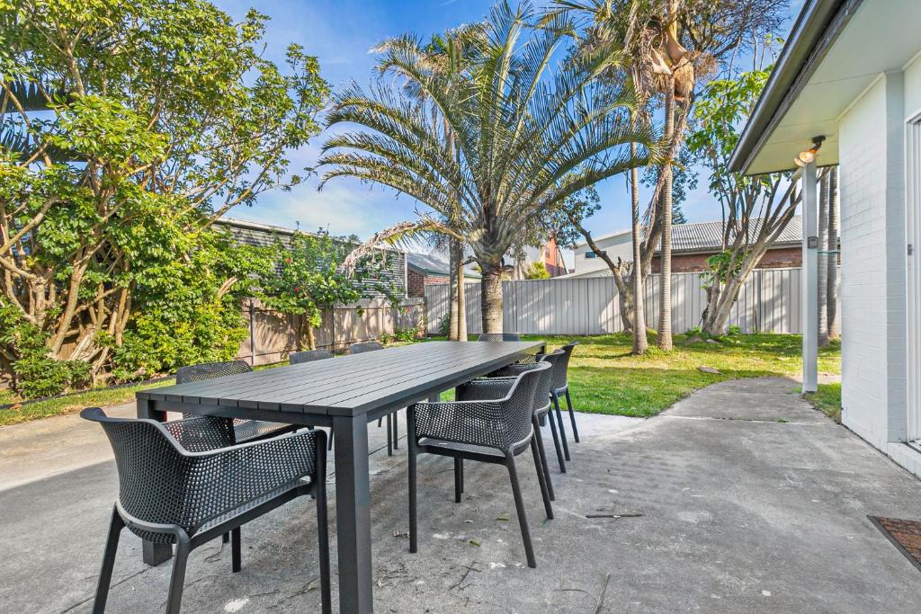 Κήπος έξω από το Afterdune Beach House Where Sun, Sand, and Serenity Meet