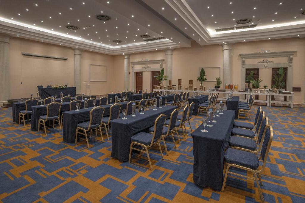 Бизнес-центр и/или конференц-зал в Iberostar Waves Costa Dorada