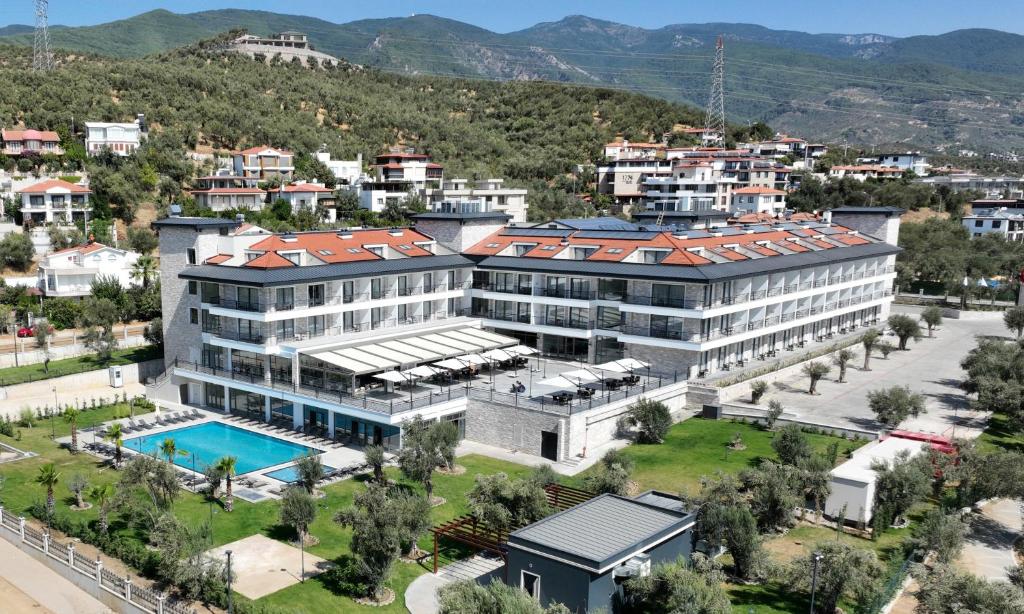 Nespecifikovaný výhled na hory nebo výhled na hory při pohledu z hotelu
