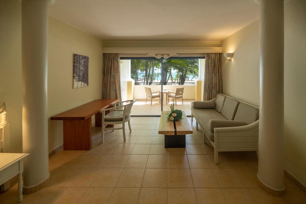 Гостиная зона в Iberostar Waves Costa Dorada