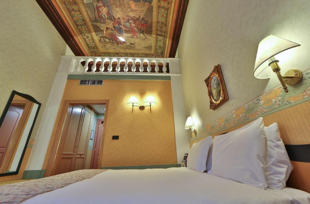 Postel nebo postele na pokoji v ubytování Best Western Plus Hotel Genova