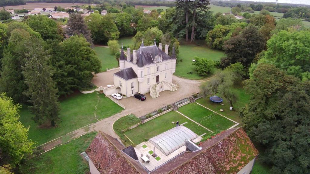 Chateau de la Brillere - Maison De Vacances De Trois Chambres