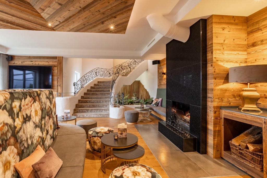 Posezení v ubytování Natur- und Wohlfühlhotel Kastenholz