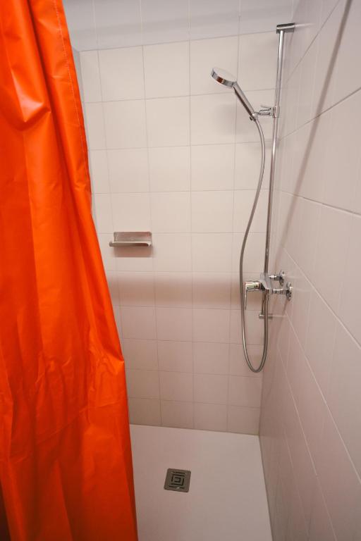 Ένα μπάνιο στο Alaïa Hostel