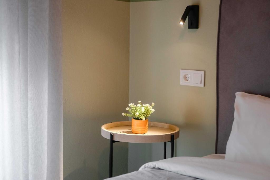Postel nebo postele na pokoji v ubytování Orsiida classic double room Volos