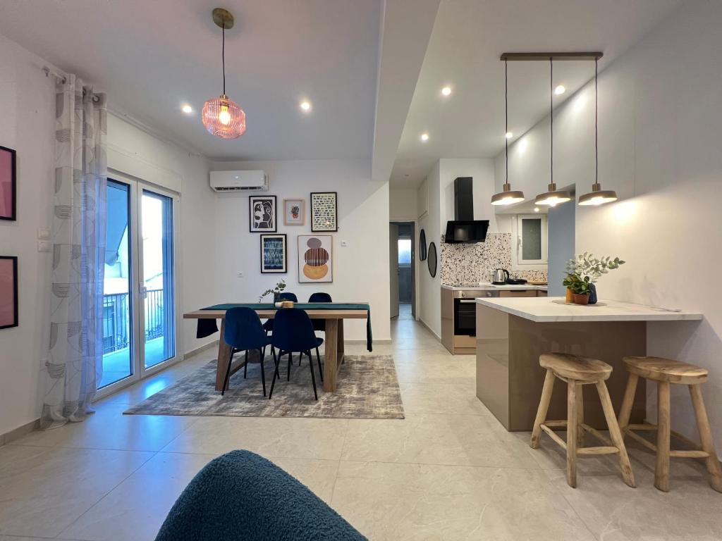 NEW! Stylish Apartment Koukaki Beautiful Balcony